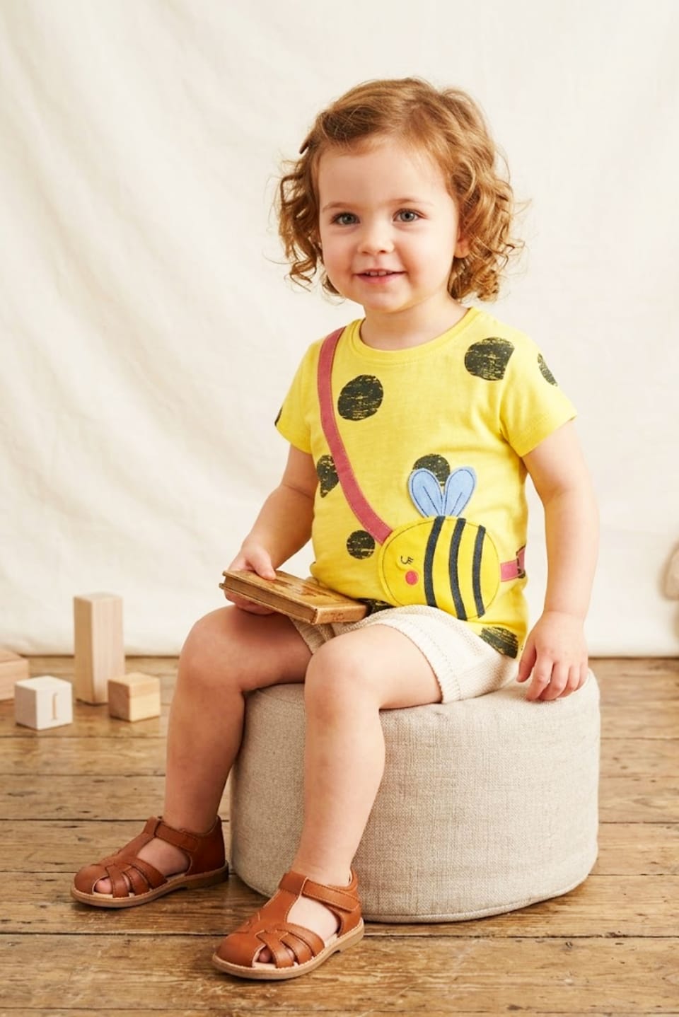 Minnie Minor Girls' Bumblebee Graphic Tee – Bright Yellow Polka Dot Cotton T-Shirt with Appliqué Detail