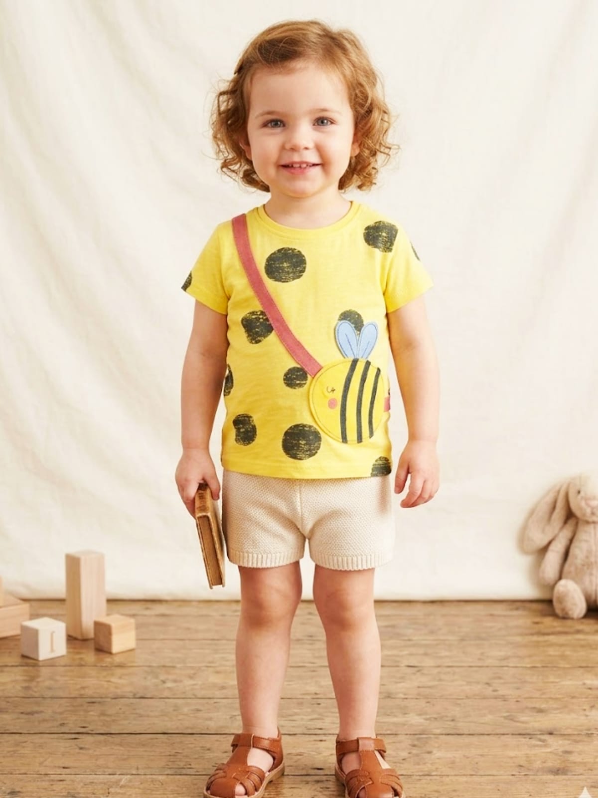 Minnie Minor Girls' Bumblebee Graphic Tee – Bright Yellow Polka Dot Cotton T-Shirt with Appliqué Detail